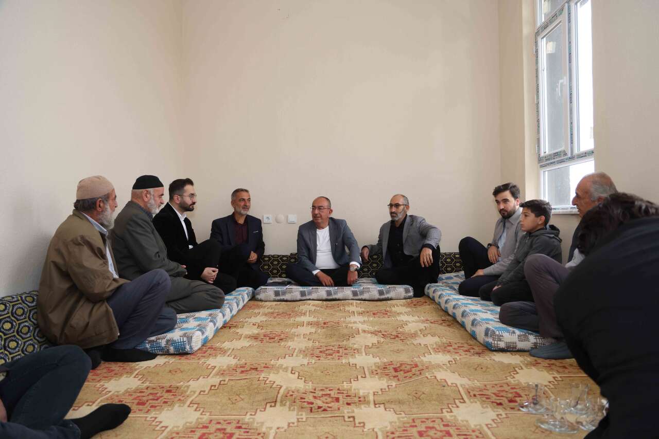 Konya’da Başkan Kavuş sahaya indi! 6 mahallede vatandaşları dinledi 5